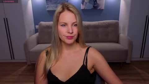 Snapshot of melaniebennett chatting on May 17, 6:00 am Melanie Bennett online show from May 17, 6:00 am