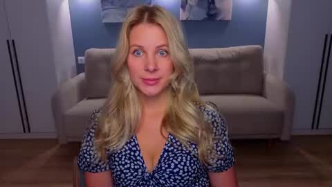 Melanie Bennett online show from June 25, 7:02 am