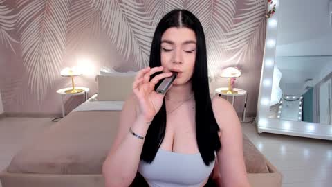 Melanie online show from January 27, 3:18 pm