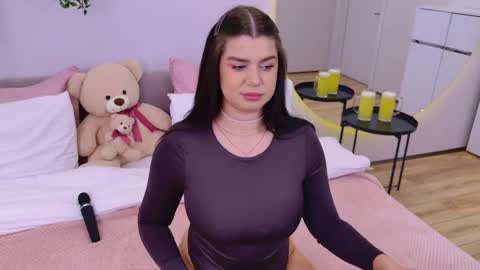 Melanie online show from September 27, 6:02 pm