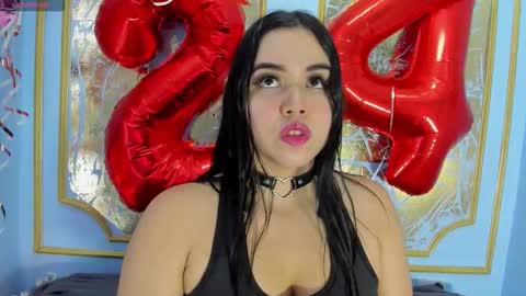 Melaniecooper online show from February 11, 3:33 am