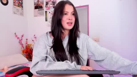 mel  online show from March 17, 5:38 pm