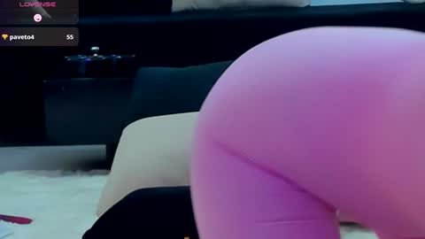 Snapshot of melanielexxx chatting on January 1, 1:26 am OF melanielexxx online show from January 1, 1:26 am