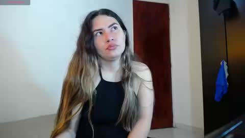 Melanie Parker online show from March 16, 2:10 pm