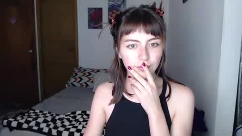 Snapshot of melanies_dream chatting on March 12, 10:50 pm Princess Consuela Banana Hammock online show from March 12, 10:50 pm