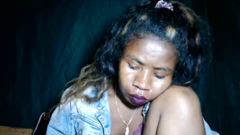 melanih online show from May 30, 7:49 am