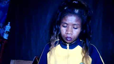 melanih online show from May 31, 3:04 am