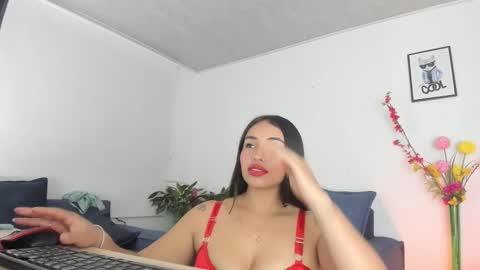 melaniie_roussel online show from September 15, 12:32 am