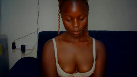 Snapshot of melanin_sassy96 chatting on January 5, 5:27 pm bad lil shawry online show from January 5, 5:27 pm