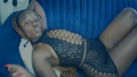 Snapshot of melanin_sassy96 chatting on January 13, 5:24 am bad lil shawry online show from January 13, 5:24 am