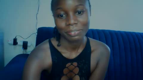 Snapshot of melanin_sassy96 chatting on February 11, 5:45 am bad lil shawry online show from February 11, 5:45 am