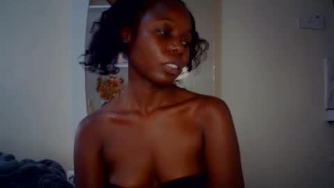 Snapshot of melanin_sassy96 chatting on March 2, 7:26 am bad lil shawry online show from March 2, 7:26 am