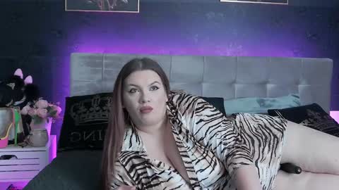 Snapshot of melanniebrown chatting on December 8, 3:32 am melanniebrown online show from December 8, 3:32 am