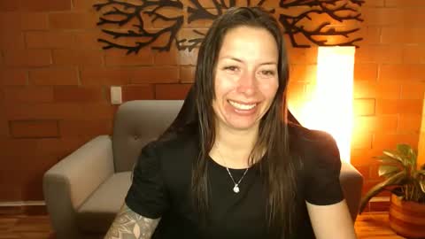 Snapshot of melanny_69 chatting on April 25, 12:19 pm Melanny online show from April 25, 12:19 pm