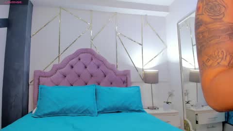 MelanyLuv online show from December 13, 9:20 pm