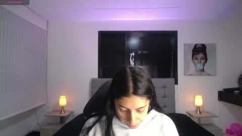 Snapshot of melanny_petite chatting on May 31, 3:41 pm melanny_petite online show from May 31, 3:41 pm