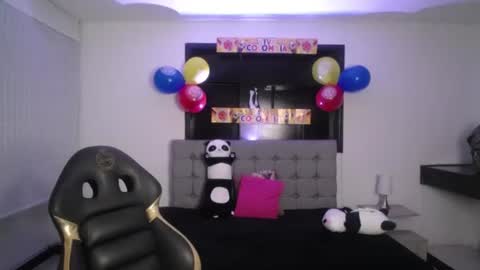 Snapshot of melanny_petite chatting on June 19, 12:42 pm melanny_petite online show from June 19, 12:42 pm