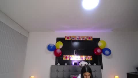 Snapshot of melanny_petite chatting on June 23, 12:14 pm melanny_petite online show from June 23, 12:14 pm