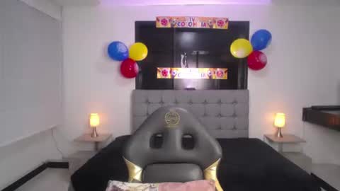 Snapshot of melanny_petite chatting on July 1, 1:02 pm melanny_petite online show from July 1, 1:02 pm