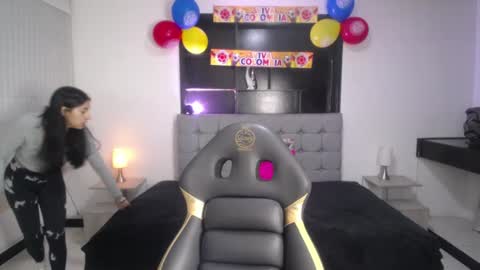 Snapshot of melanny_petite chatting on July 10, 12:30 pm melanny_petite online show from July 10, 12:30 pm