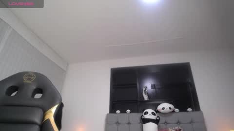 Snapshot of melanny_petite chatting on July 16, 1:06 pm melanny_petite online show from July 16, 1:06 pm