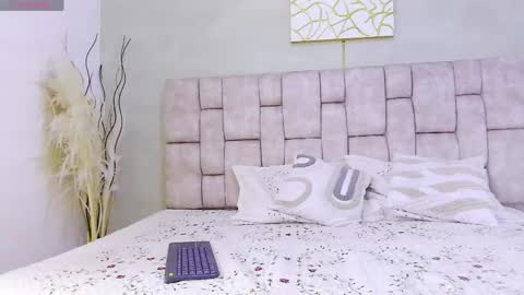Melany online show from May 7, 1:38 pm