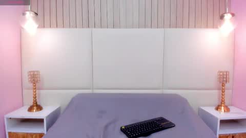 Melany online show from December 4, 7:11 pm