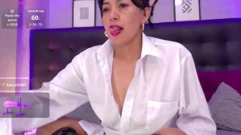 Snapshot of meleekxxx chatting on October 23, 8:40 pm MeleekXXX online show from October 23, 8:40 pm