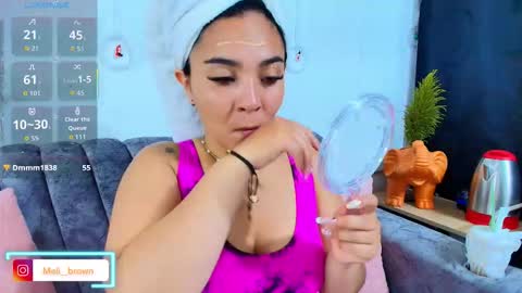    Independent model online show from December 14, 10:36 pm