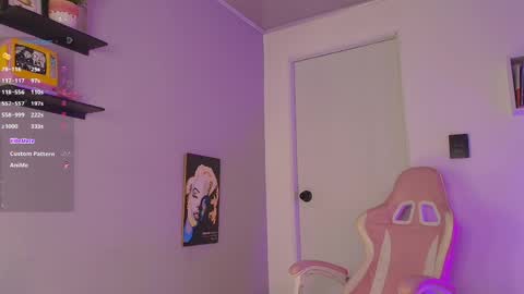 Snapshot of meliflua_a chatting on May 8, 7:19 pm Meli online show from May 8, 7:19 pm