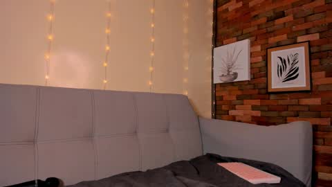 melifresita online show from December 28, 9:19 pm