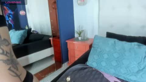 melifresita online show from June 28, 5:24 am