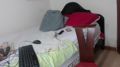 Snapshot of melihotxxx chatting on January 21, 12:15 am melihotxxx online show from January 21, 12:15 am