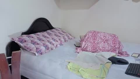 Snapshot of melihotxxx chatting on December 1, 12:37 am melihotxxx online show from December 1, 12:37 am