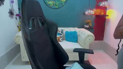 eli online show from February 8, 5:49 pm