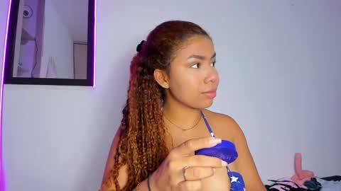 M E L I N A  online show from March 16, 8:35 pm