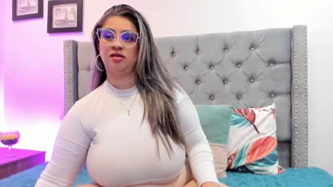 Snapshot of melinda_bob chatting on January 23, 7:51 pm Melinda online show from January 23, 7:51 pm