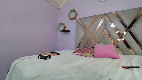 Melissa online show from February 19, 2:44 pm