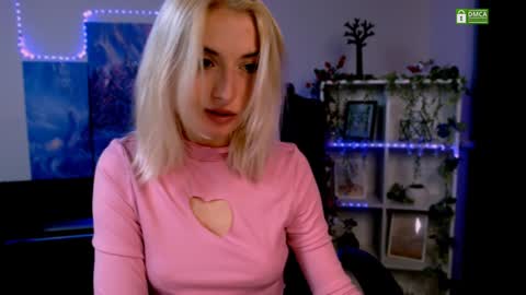 Snapshot of melisa_white1 chatting on January 21, 8:43 pm Melisa online show from January 21, 8:43 pm