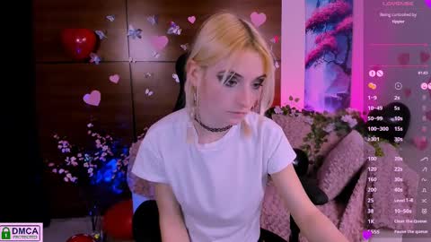 Snapshot of melisa_white1 chatting on February 18, 11:52 pm Melisa online show from February 18, 11:52 pm