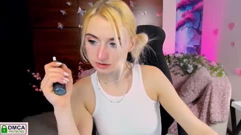 Snapshot of melisa_white1 chatting on February 22, 1:00 am Melisa online show from February 22, 1:00 am