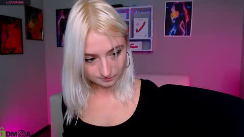 Snapshot of melisa_white1 chatting on October 19, 7:14 pm Melisa online show from October 19, 7:14 pm