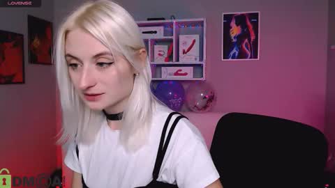 Snapshot of melisa_white1 chatting on October 20, 7:14 pm Melisa online show from October 20, 7:14 pm