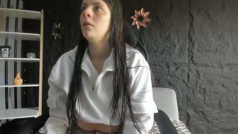 Melissa online show from February 16, 1:51 pm