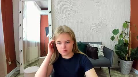 Snapshot of melissa_199 chatting on October 8, 9:07 am Sophia online show from October 8, 9:07 am