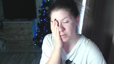 Snapshot of melissa__ray chatting on December 12, 6:36 am Melissa  Ray online show from December 12, 6:36 am