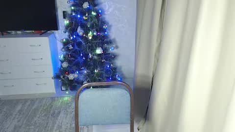 Snapshot of melissa__ray chatting on December 21, 2:15 pm Melissa  Ray online show from December 21, 2:15 pm