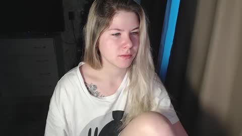 Snapshot of melissa__ray chatting on December 26, 3:38 am Melissa  Ray online show from December 26, 3:38 am