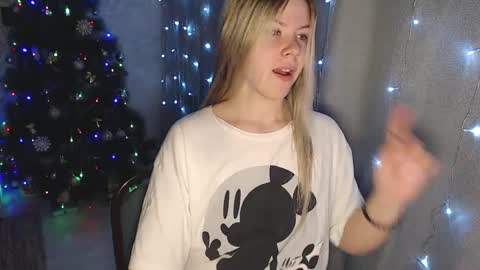 Snapshot of melissa__ray chatting on December 30, 7:32 pm Melissa  Ray online show from December 30, 7:32 pm