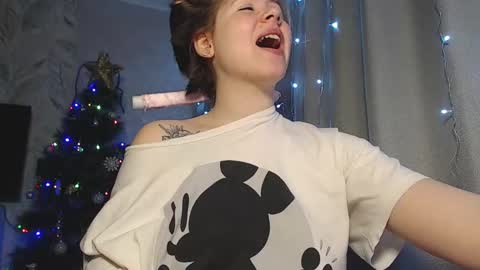 Snapshot of melissa__ray chatting on December 31, 1:36 am Melissa  Ray online show from December 31, 1:36 am